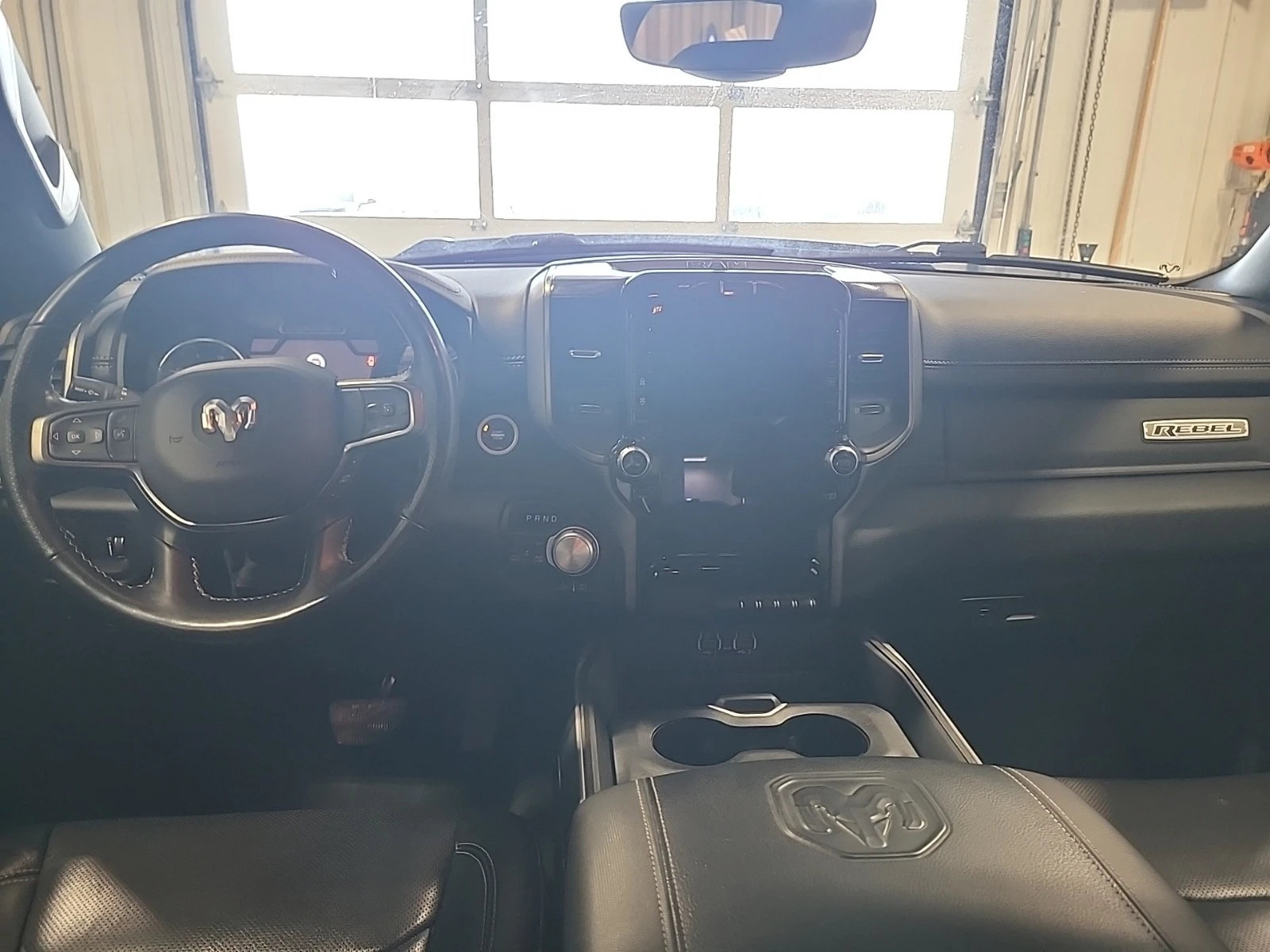 Dodge RAM 1500 REBEL CREW CAB SHORT BED, снимка 13 - Автомобили и джипове - 54757048