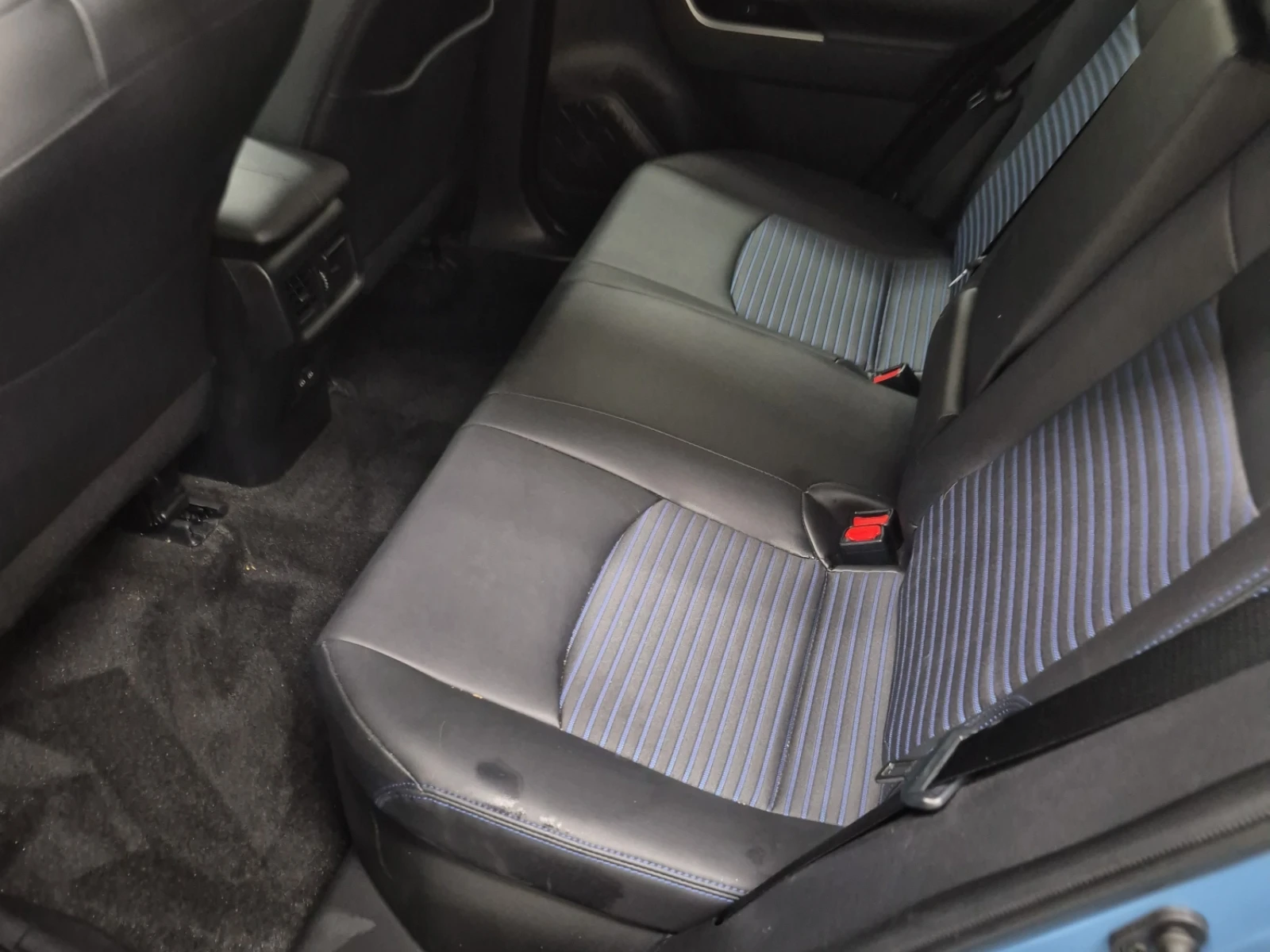 Toyota Rav4 XSE, снимка 11 - Автомобили и джипове - 55037597