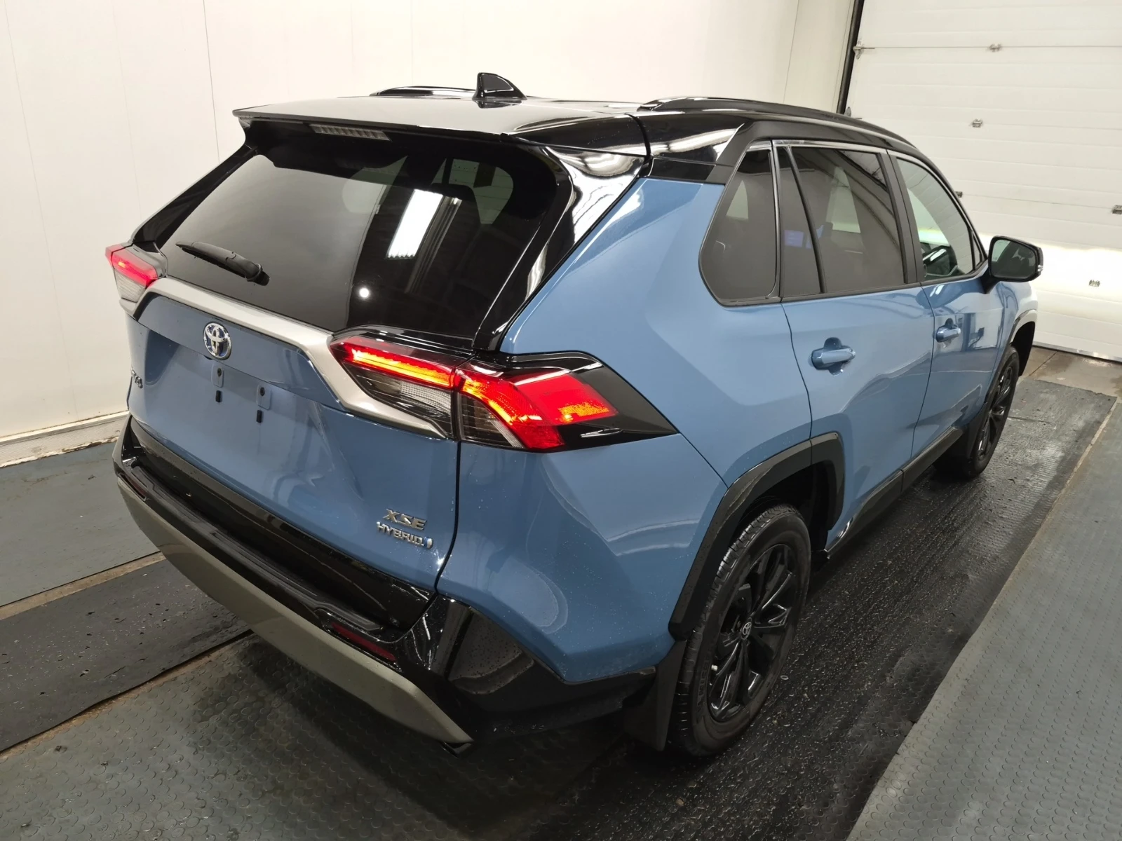 Toyota Rav4 XSE, снимка 4 - Автомобили и джипове - 55037597