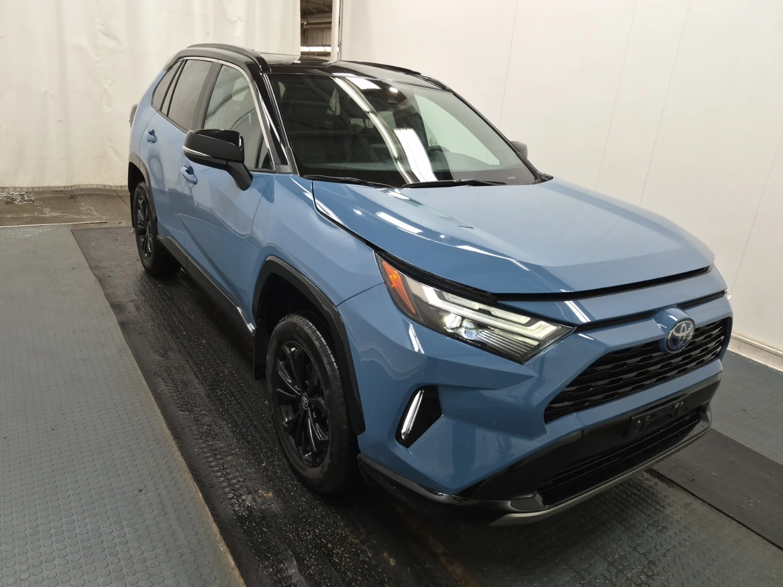 Toyota Rav4 XSE, снимка 3 - Автомобили и джипове - 55037597