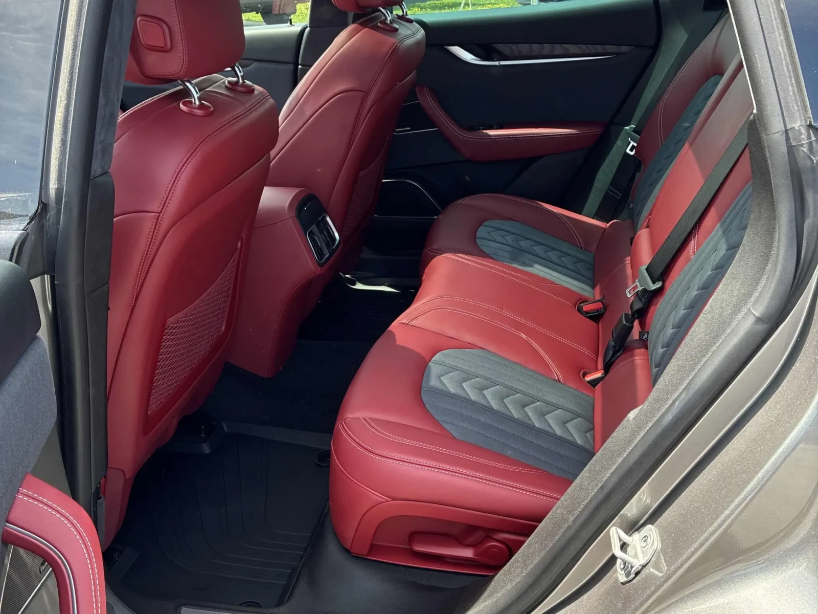 Maserati Levante GranLusso, снимка 12 - Автомобили и джипове - 55198043
