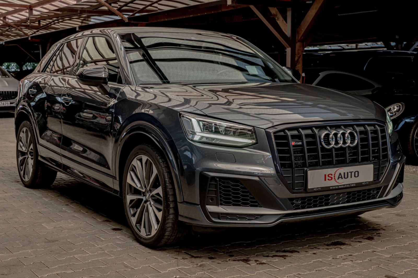 Audi Q2 SQ2/2.0TFSI/Bang&Olufsen/HuD/Virtual/Dist./Side As, снимка 2 - Автомобили и джипове - 55815907