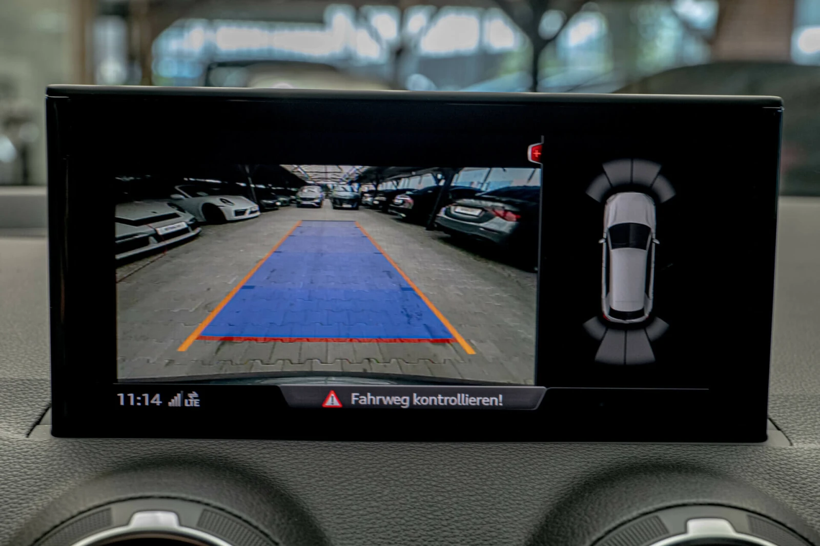 Audi Q2 SQ2/2.0TFSI/Bang&Olufsen/HuD/Virtual/Dist./Side As, снимка 11 - Автомобили и джипове - 55815907