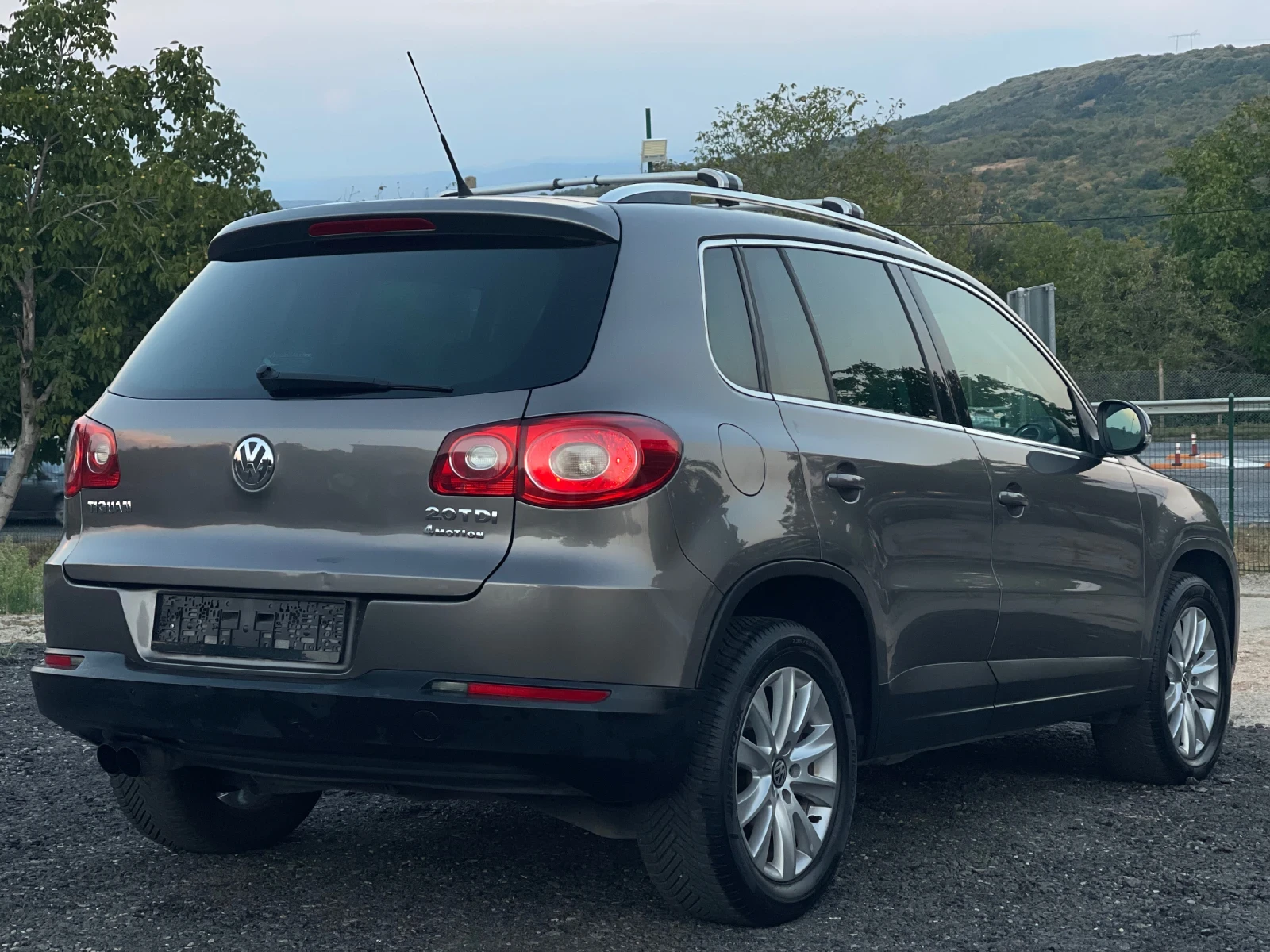 VW Tiguan 2.0/140 4х4 DINAIDIO КОЖА, снимка 6 - Автомобили и джипове - 55842248