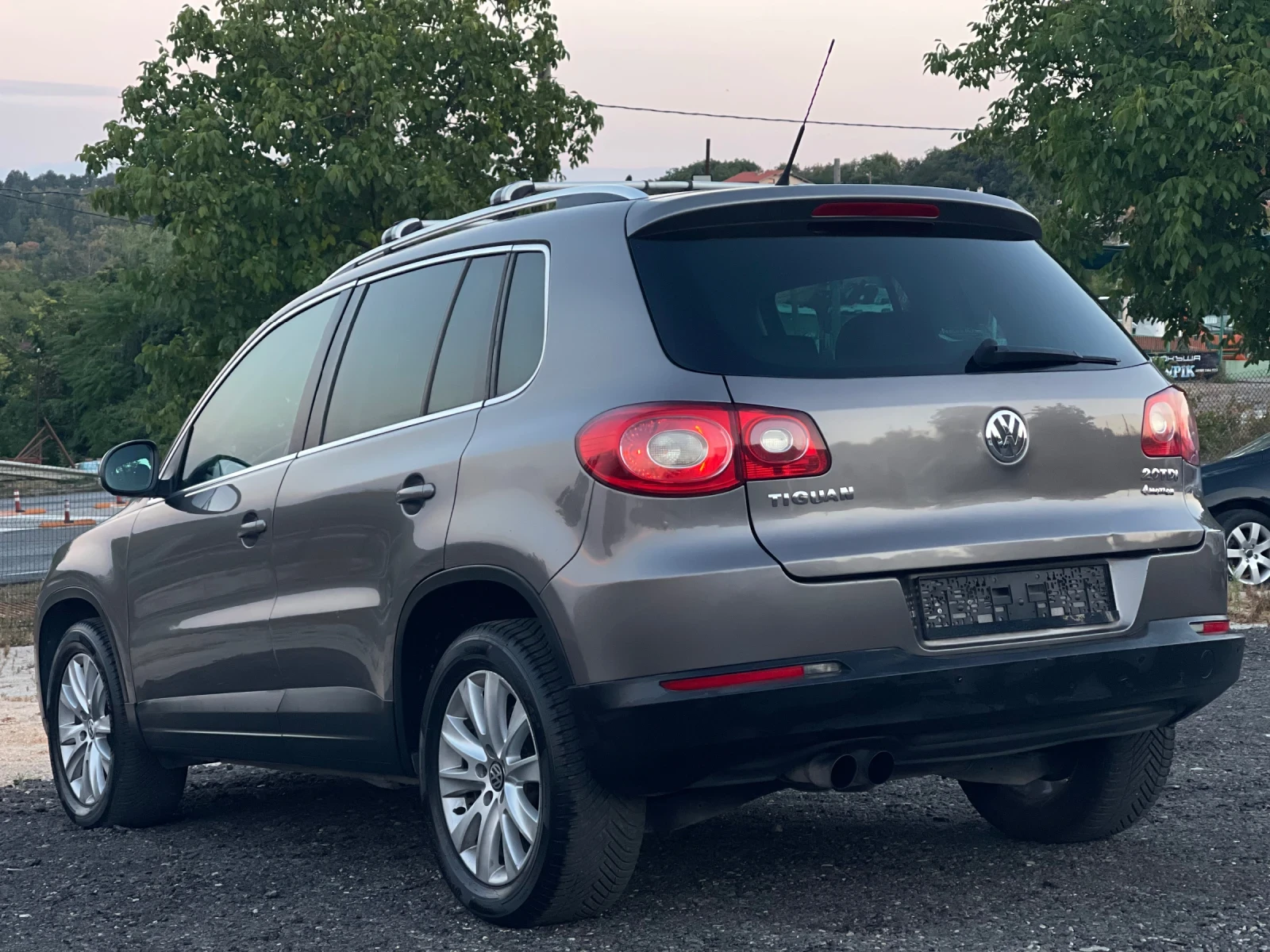 VW Tiguan 2.0/140 4х4 DINAIDIO КОЖА, снимка 8 - Автомобили и джипове - 55842248