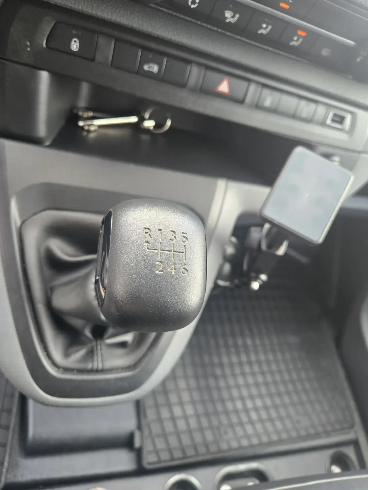 Opel Vivaro  - изображение 6