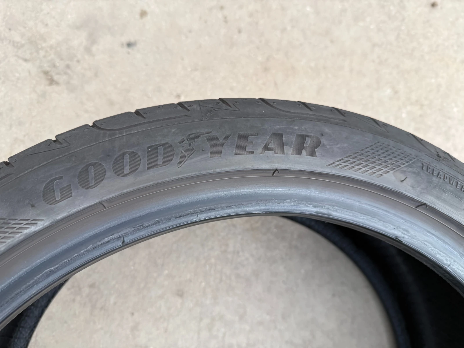 Гуми Летни 225/40R18, снимка 6 - Гуми и джанти - 53932222