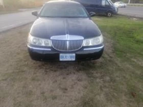  Lincoln Town car