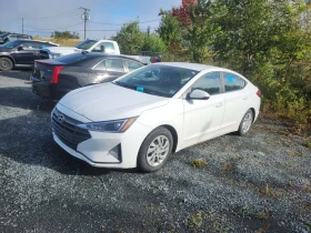 Hyundai Elantra * Manual Essential * CARFAX * 