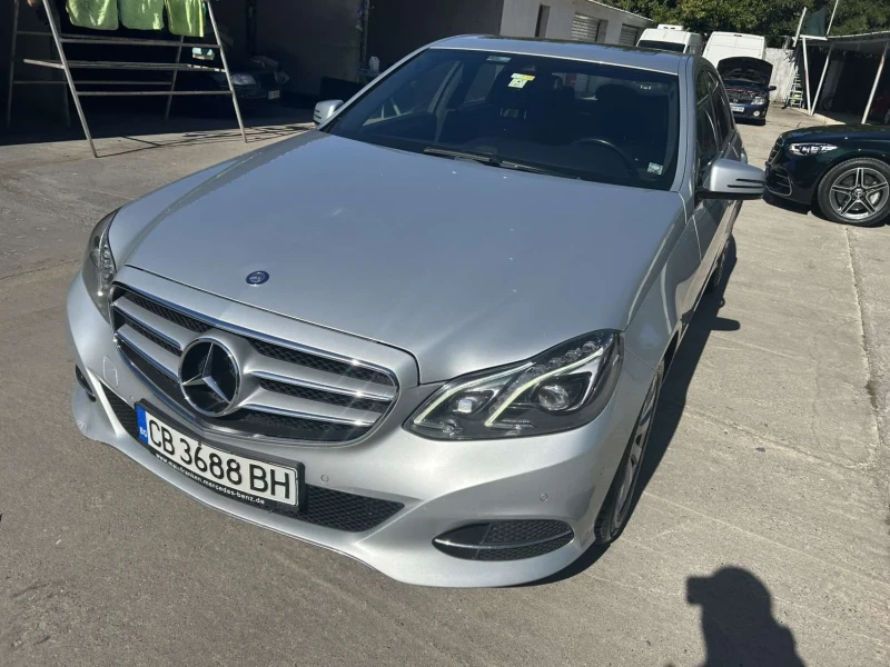 Mercedes-Benz E 220, снимка 1 - Автомобили и джипове - 47438890