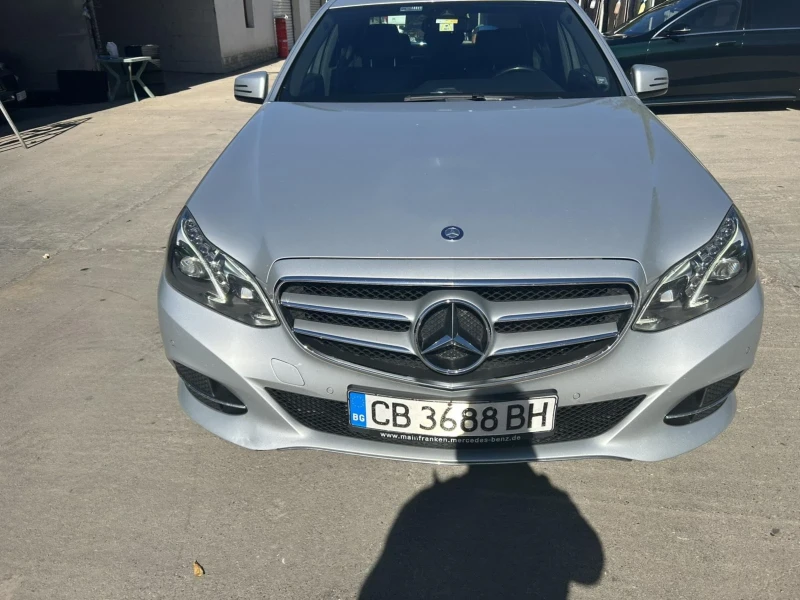 Mercedes-Benz E 220, снимка 6 - Автомобили и джипове - 47438890