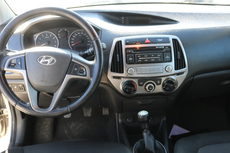 Hyundai I20 1.2i, снимка 8 - Автомобили и джипове - 49090379