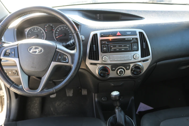 Hyundai I20 1.2i, снимка 9 - Автомобили и джипове - 49090379