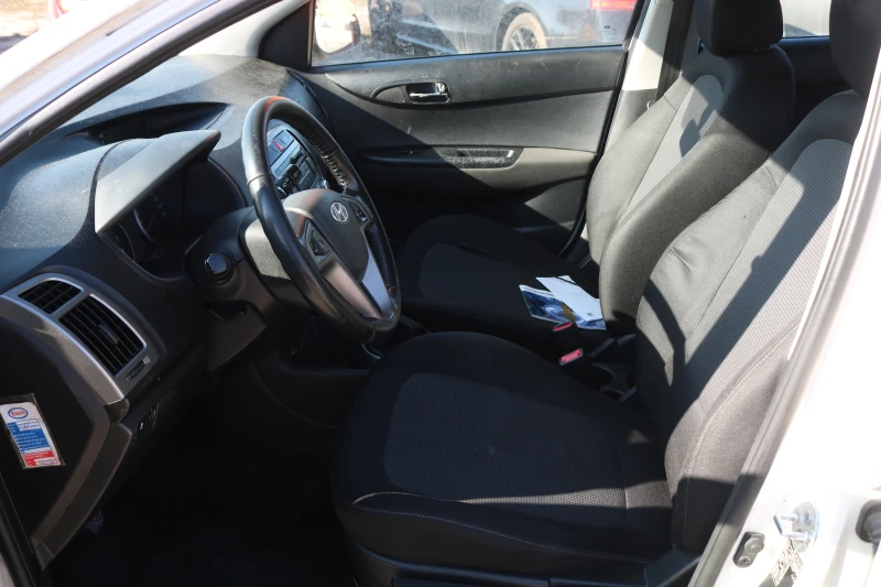 Hyundai I20 1.2i, снимка 6 - Автомобили и джипове - 49090379