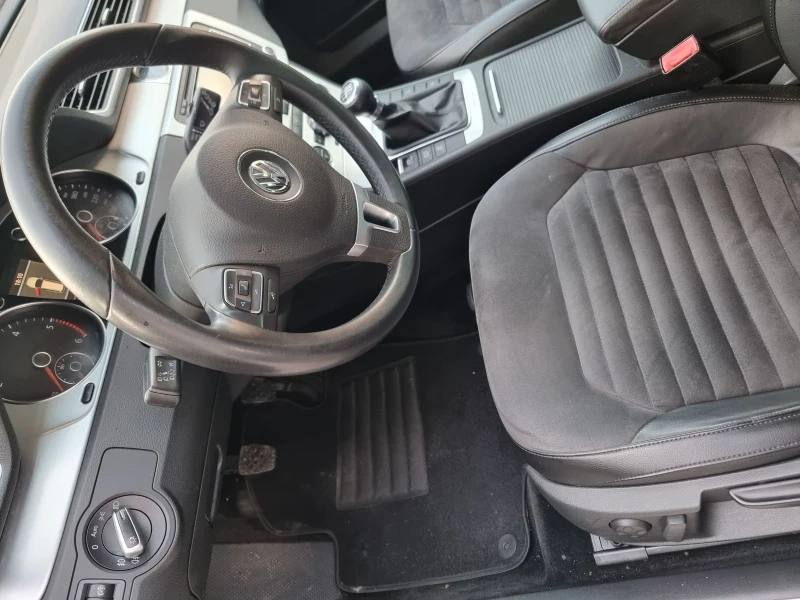 VW Passat 2.0TDI, снимка 9 - Автомобили и джипове - 50695732