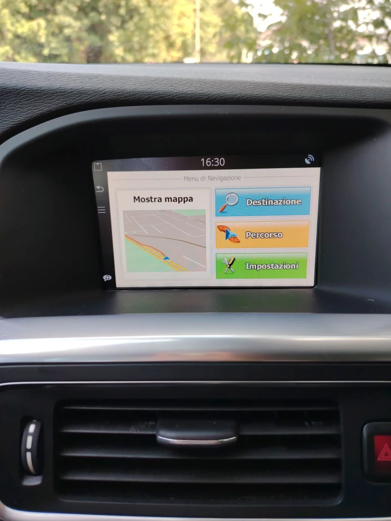 Volvo V60 1.6 HDI FACELIFT, снимка 14 - Автомобили и джипове - 51694819