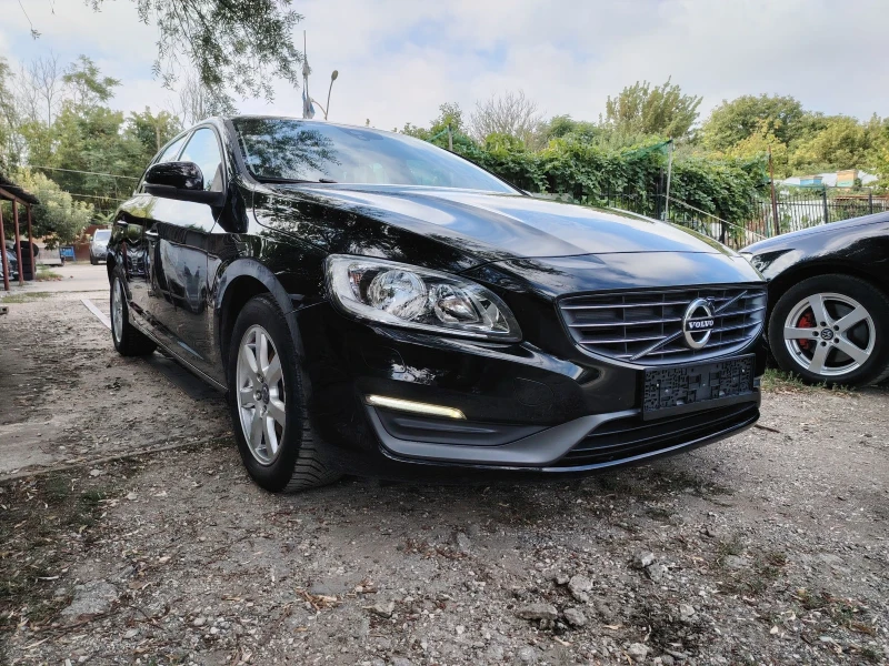 Volvo V60 1.6 HDI FACELIFT, снимка 4 - Автомобили и джипове - 51694819