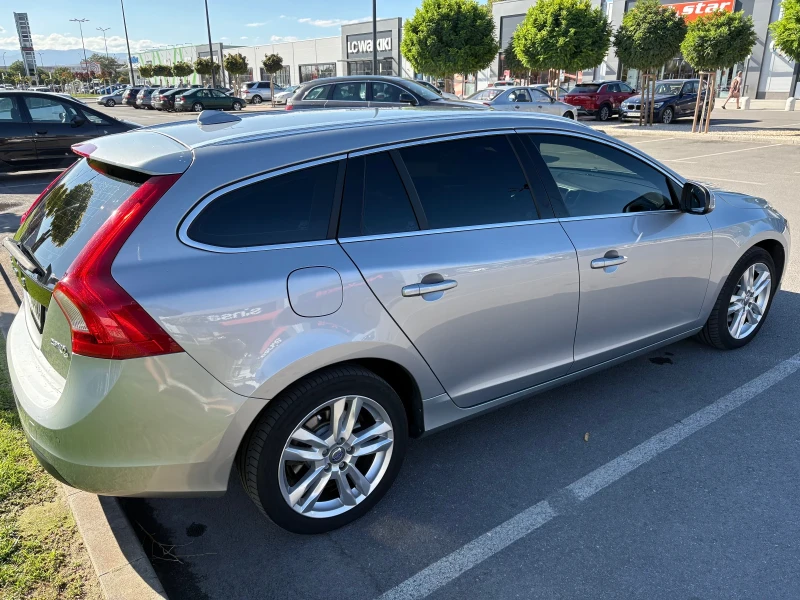 Volvo V60 D2 DrivE Summum, снимка 9 - Автомобили и джипове - 52598664