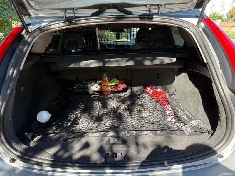 Volvo V60 D2 DrivE Summum, снимка 11 - Автомобили и джипове - 52598664