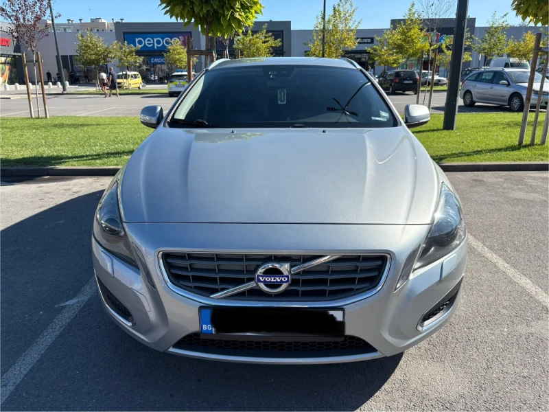 Volvo V60 D2 DrivE Summum, снимка 10 - Автомобили и джипове - 52598664