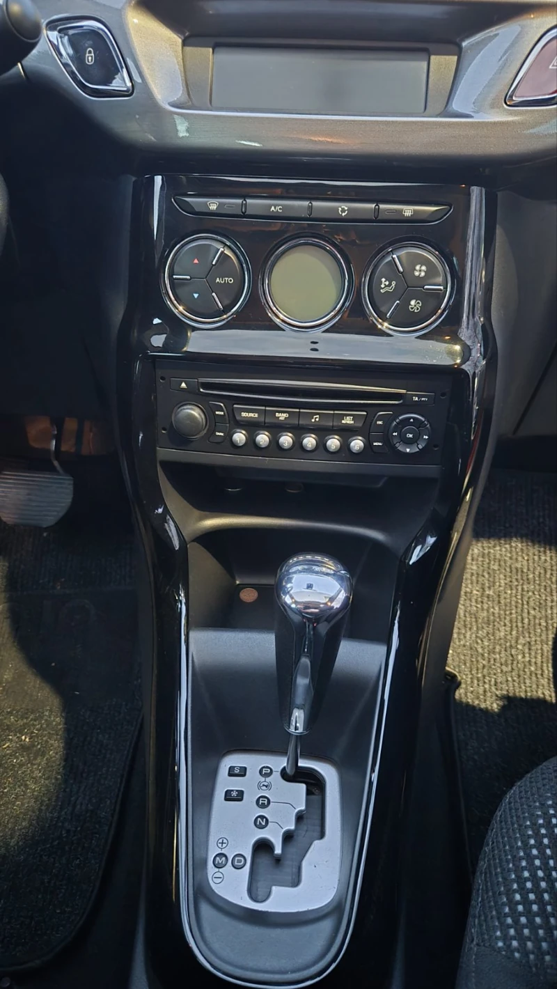 Citroen C3, снимка 11 - Автомобили и джипове - 52681105