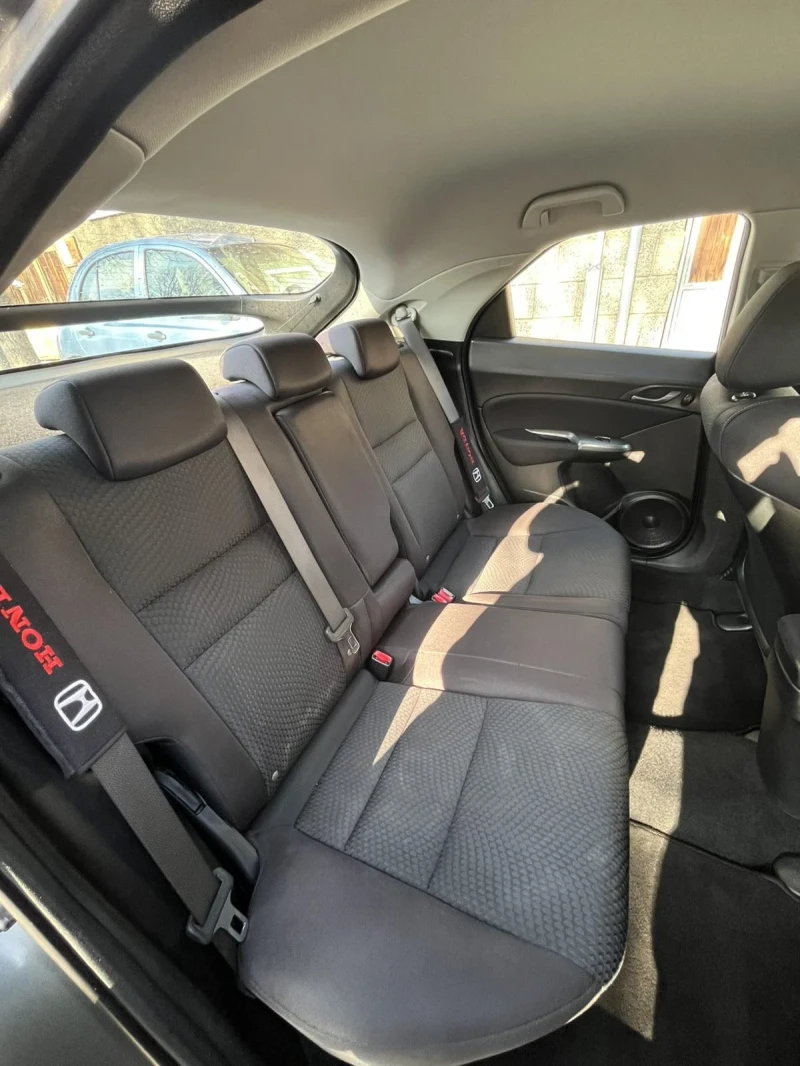 Honda Civic 1, 8vtec Facelift , снимка 9 - Автомобили и джипове - 52698592