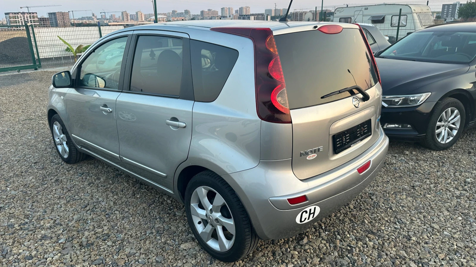 Nissan Note 1.4i - изображение 3