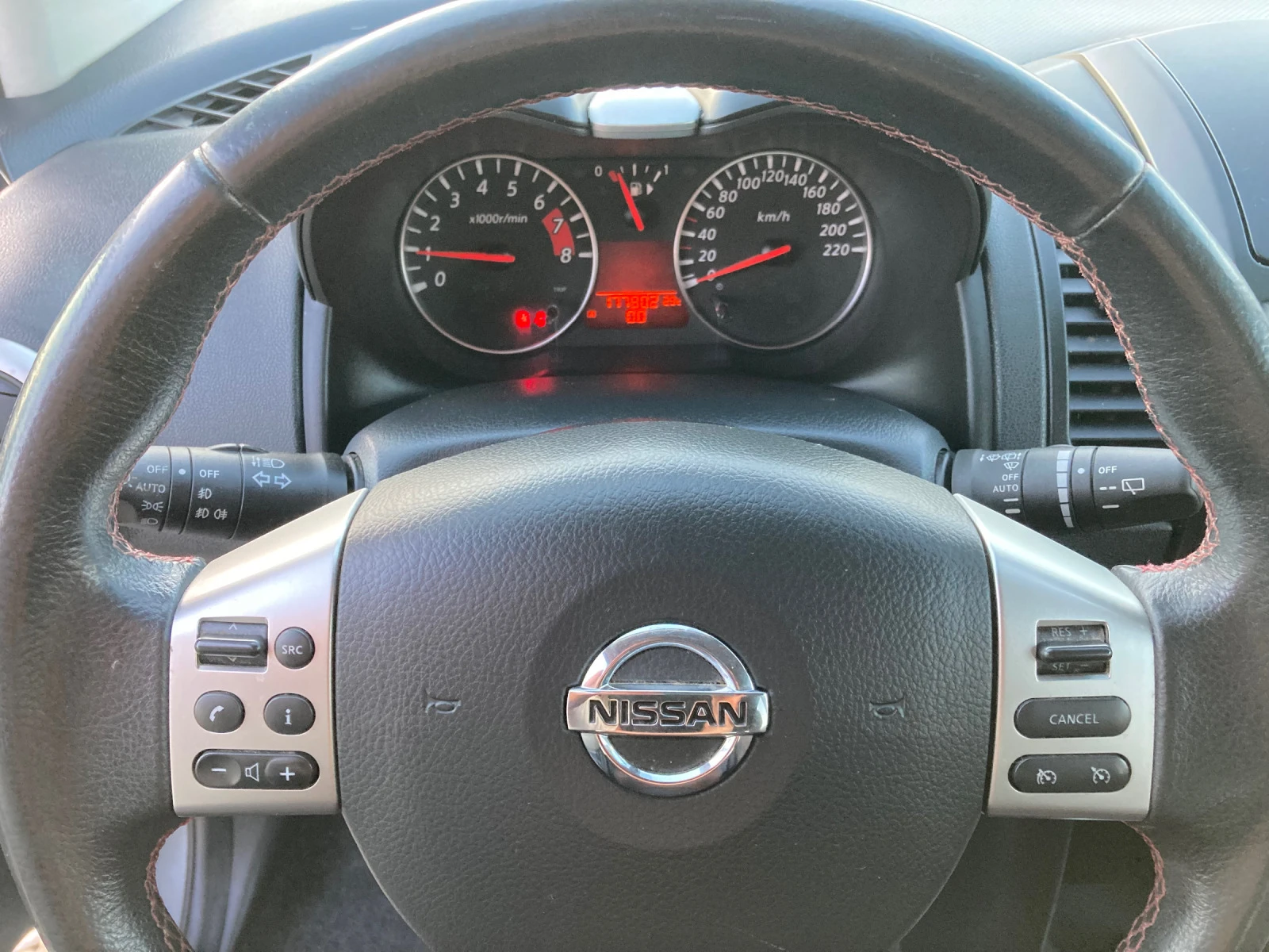 Nissan Note 1.4i - изображение 10