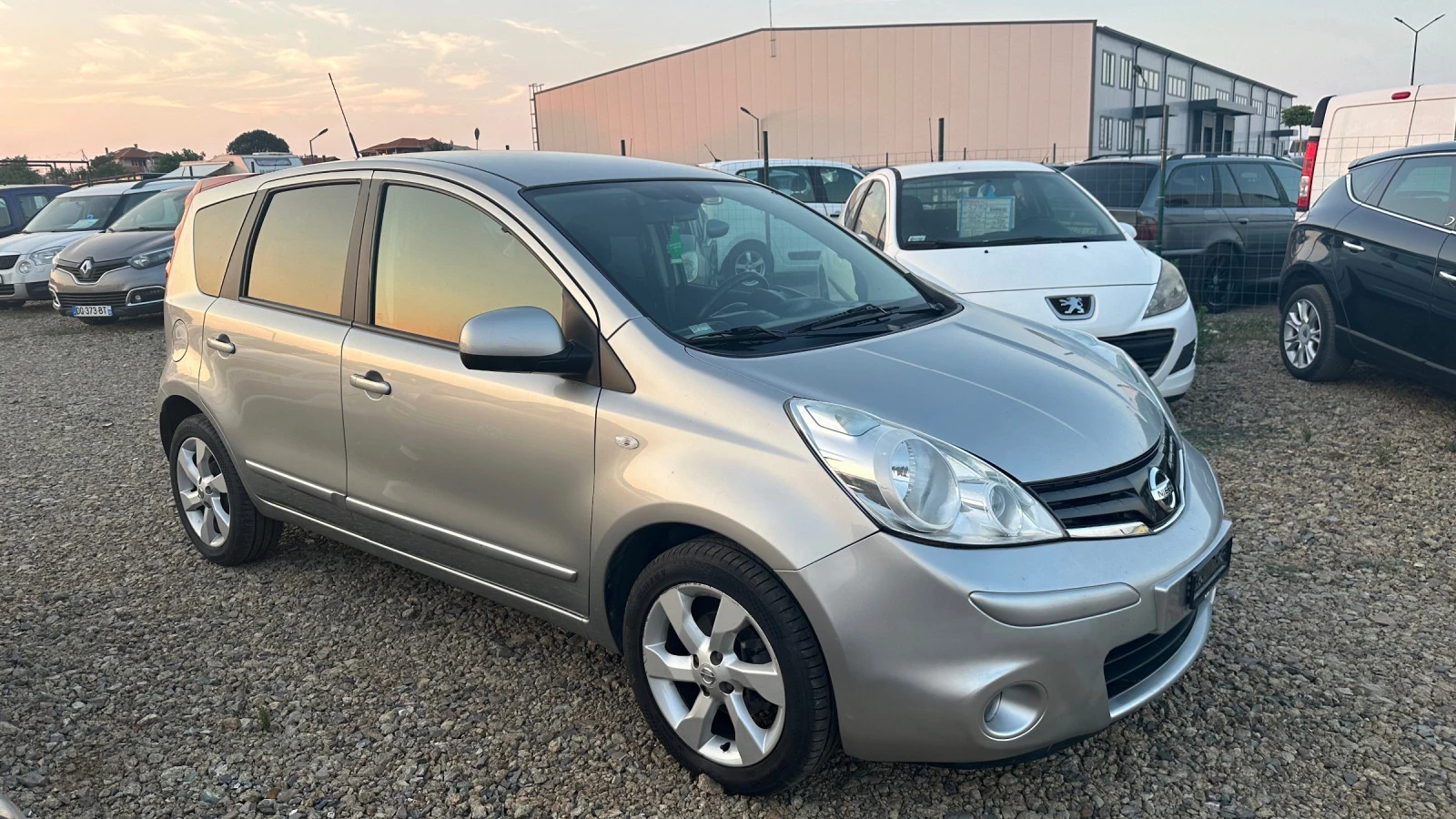 Nissan Note 1.4i - изображение 4