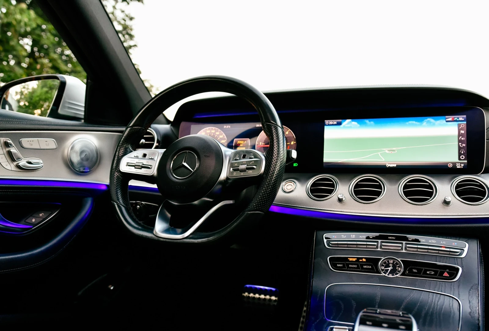 Mercedes-Benz E 220 Digital * 360 camera * Burmaster * heap * amg-line - изображение 8