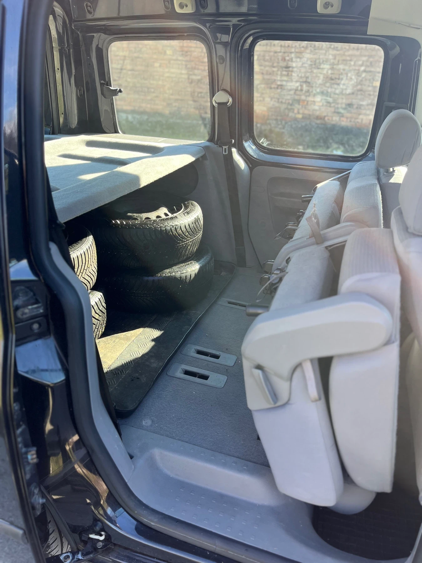 VW Caddy 2.0 бензин-метан, снимка 11 - Автомобили и джипове - 53611957