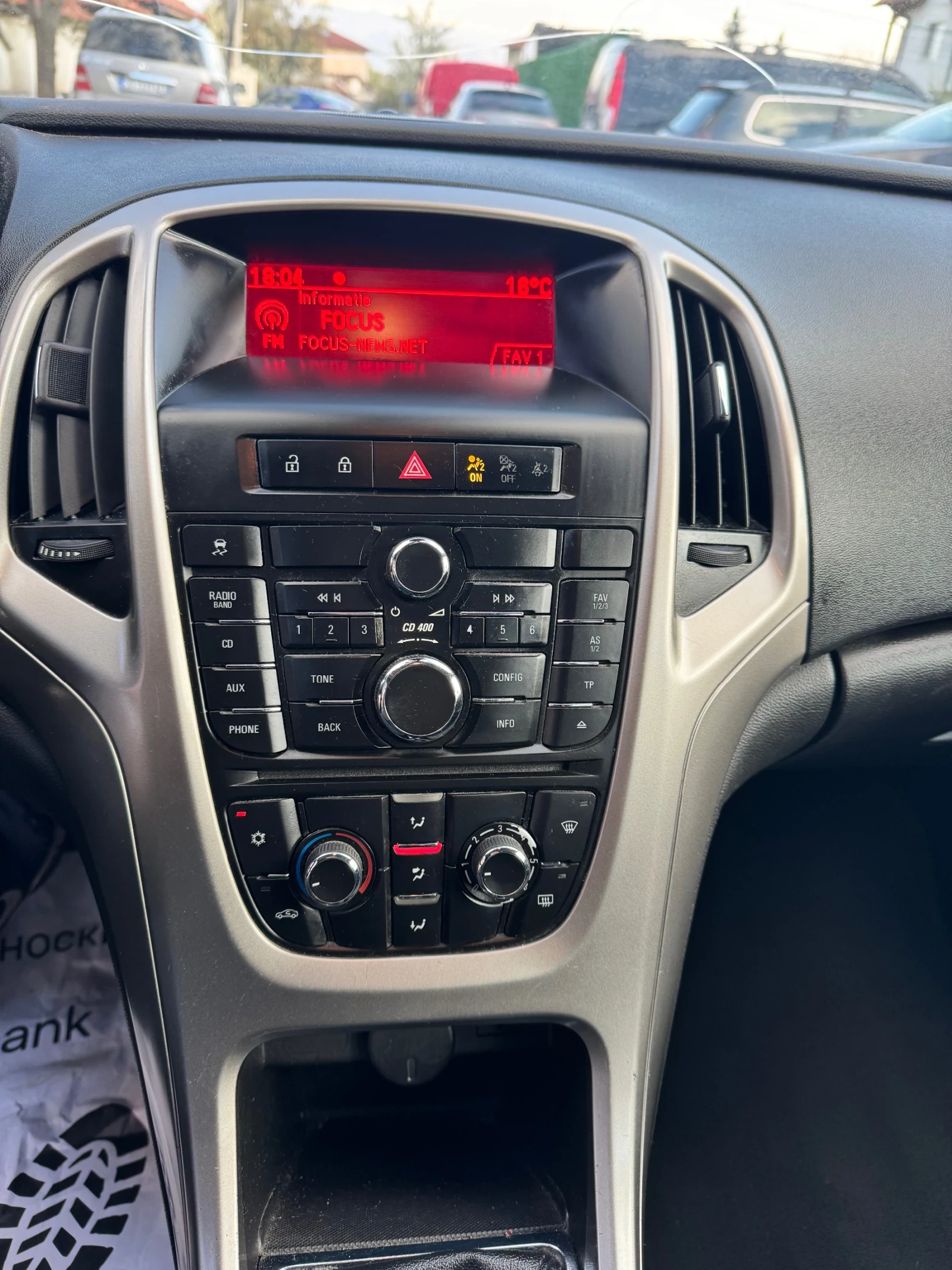 Opel Astra 1.6 Euro5, снимка 10 - Автомобили и джипове - 54296868