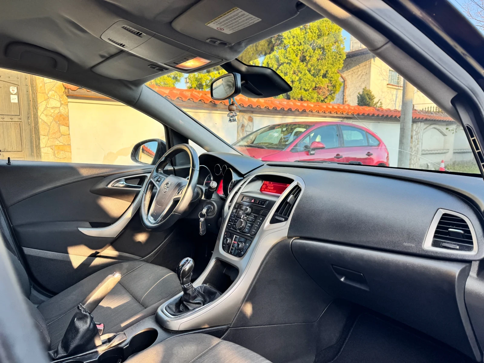 Opel Astra 1.6 Euro5, снимка 7 - Автомобили и джипове - 54296868