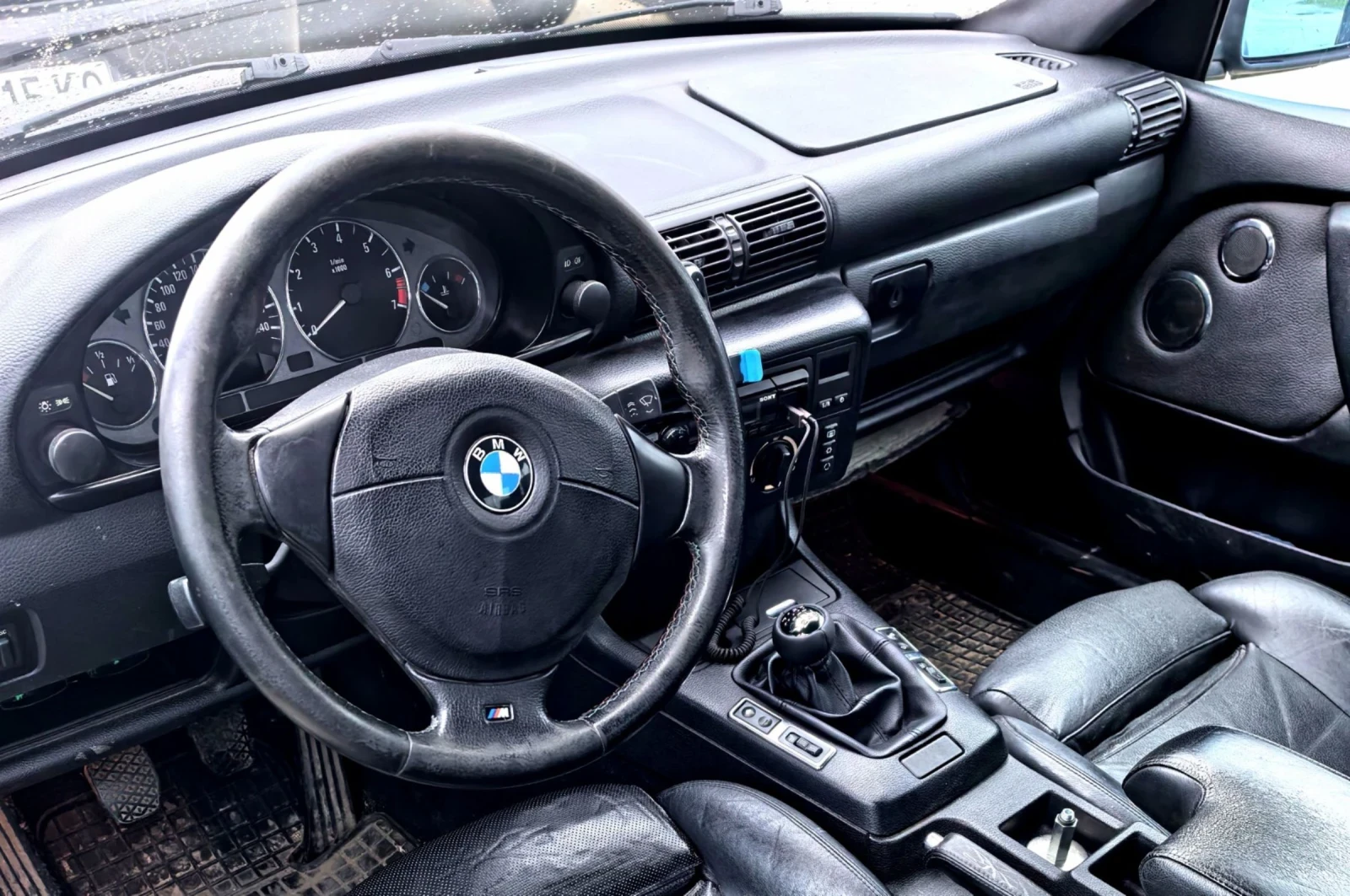 BMW 323 Compact, снимка 3 - Автомобили и джипове - 54710459
