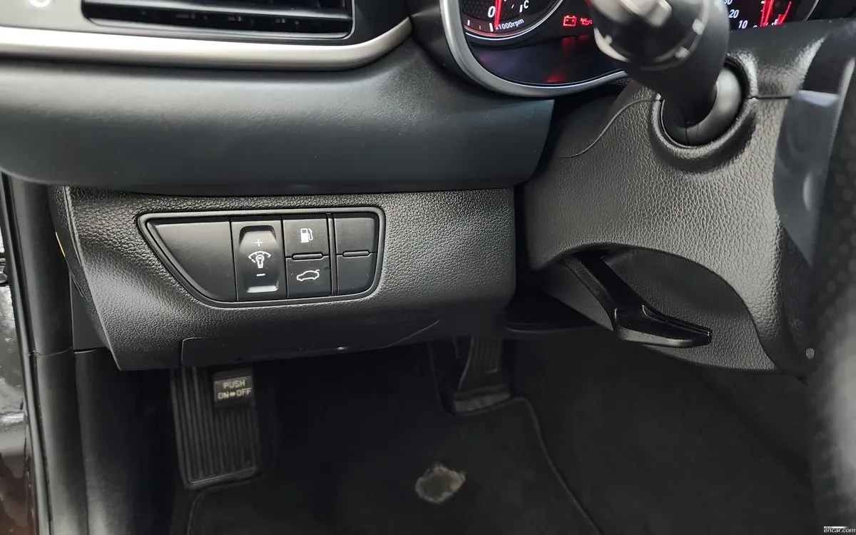 Genesis G70 2.0T #ПЪЛНО ОБОРУДBАНЕ#, снимка 13 - Автомобили и джипове - 54930450
