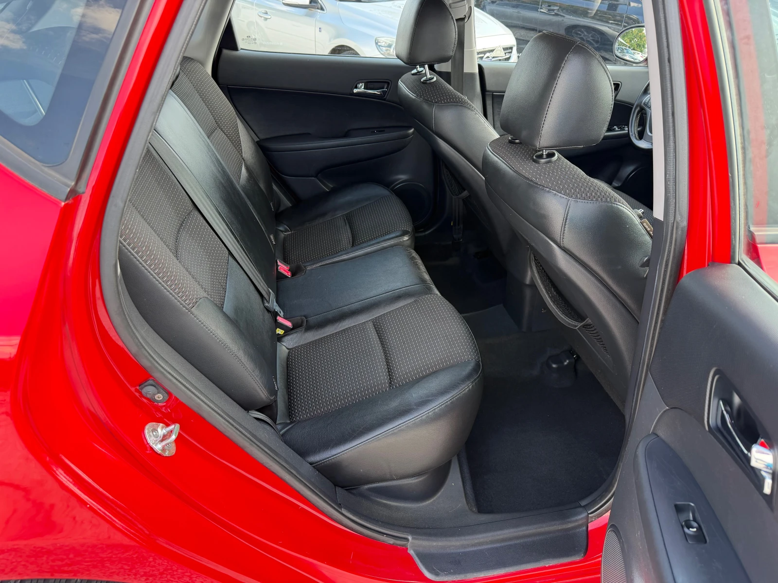 Hyundai I30 1.6i | Mobile.bg � ����������� 11