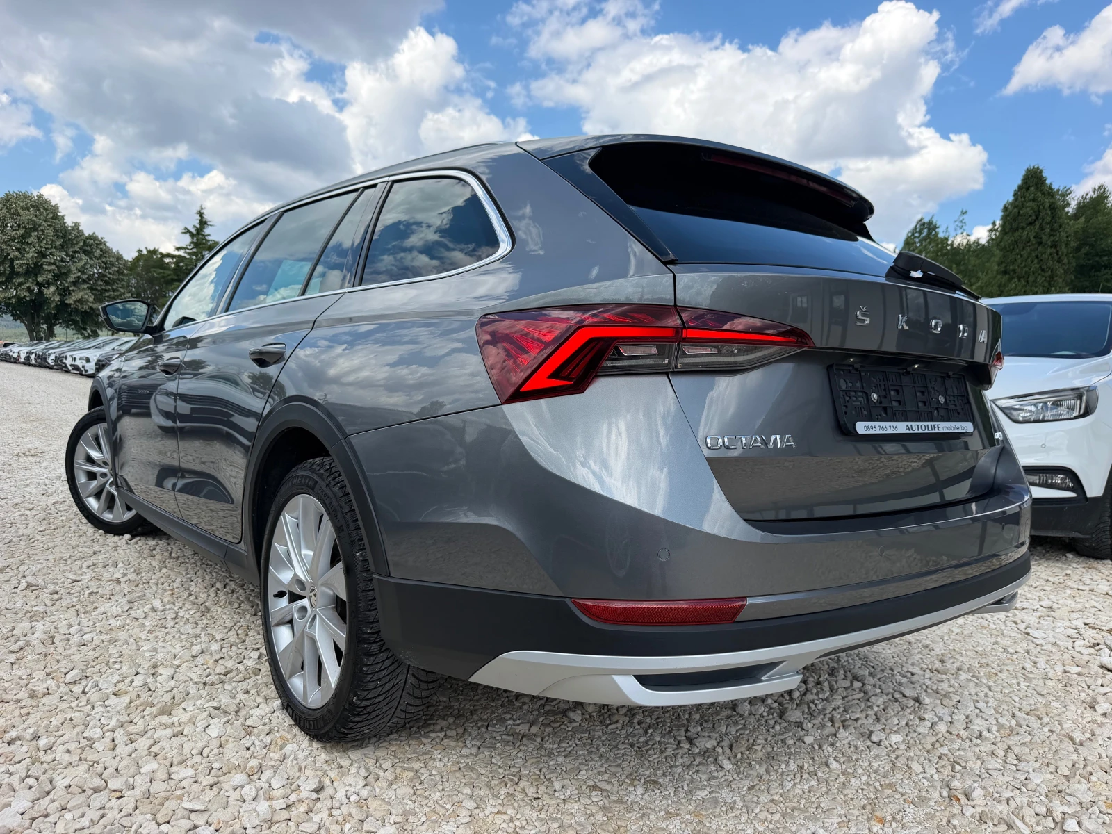 Skoda Octavia SCOUT 2.0TDI 4x4 DIGITAL DIST FULL LED DSG , снимка 4 - Автомобили и джипове - 55281058