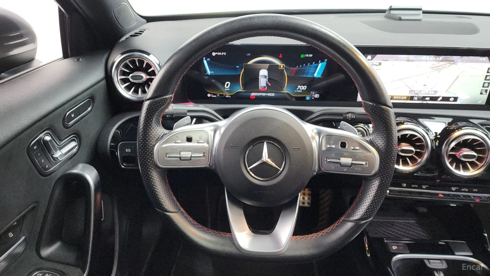 Mercedes-Benz A 35 AMG* 4MATIC* КОЖА* ПОДГРЕВ* ПАНО* КАМЕРА* , снимка 13 - Автомобили и джипове - 55449777
