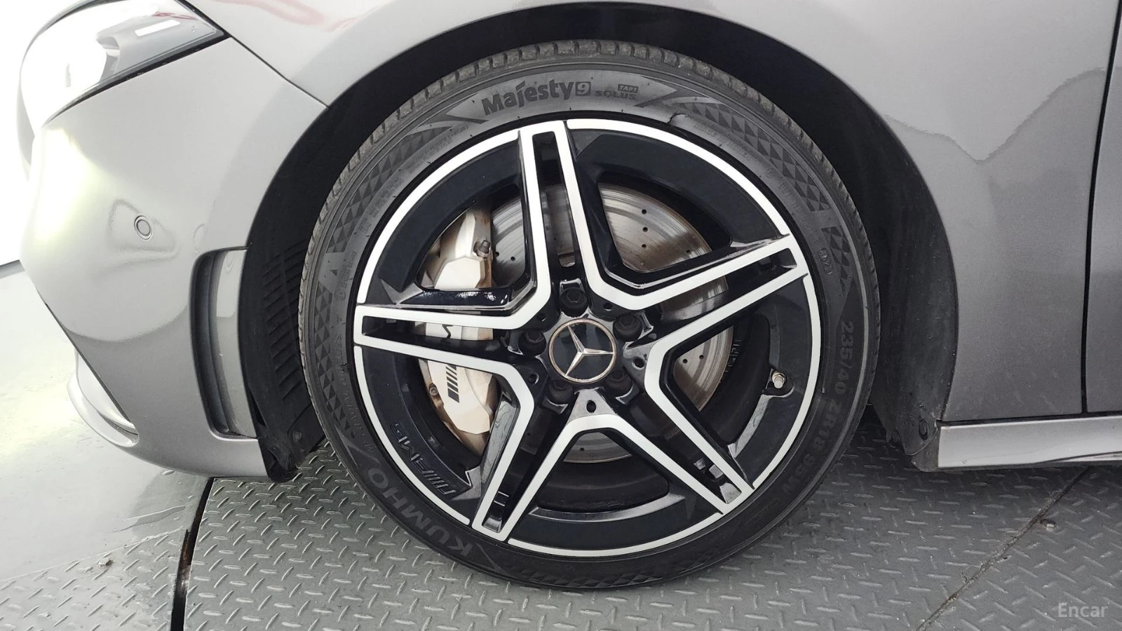 Mercedes-Benz A 35 AMG* 4MATIC* КОЖА* ПОДГРЕВ* ПАНО* КАМЕРА* , снимка 5 - Автомобили и джипове - 55449777
