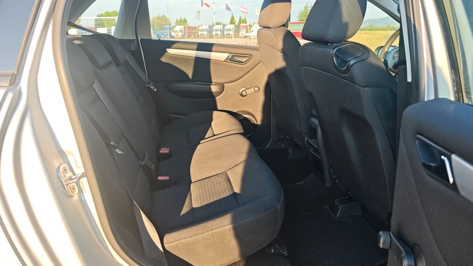 Mercedes-Benz B 180 CDI, снимка 12 - Автомобили и джипове - 55546277