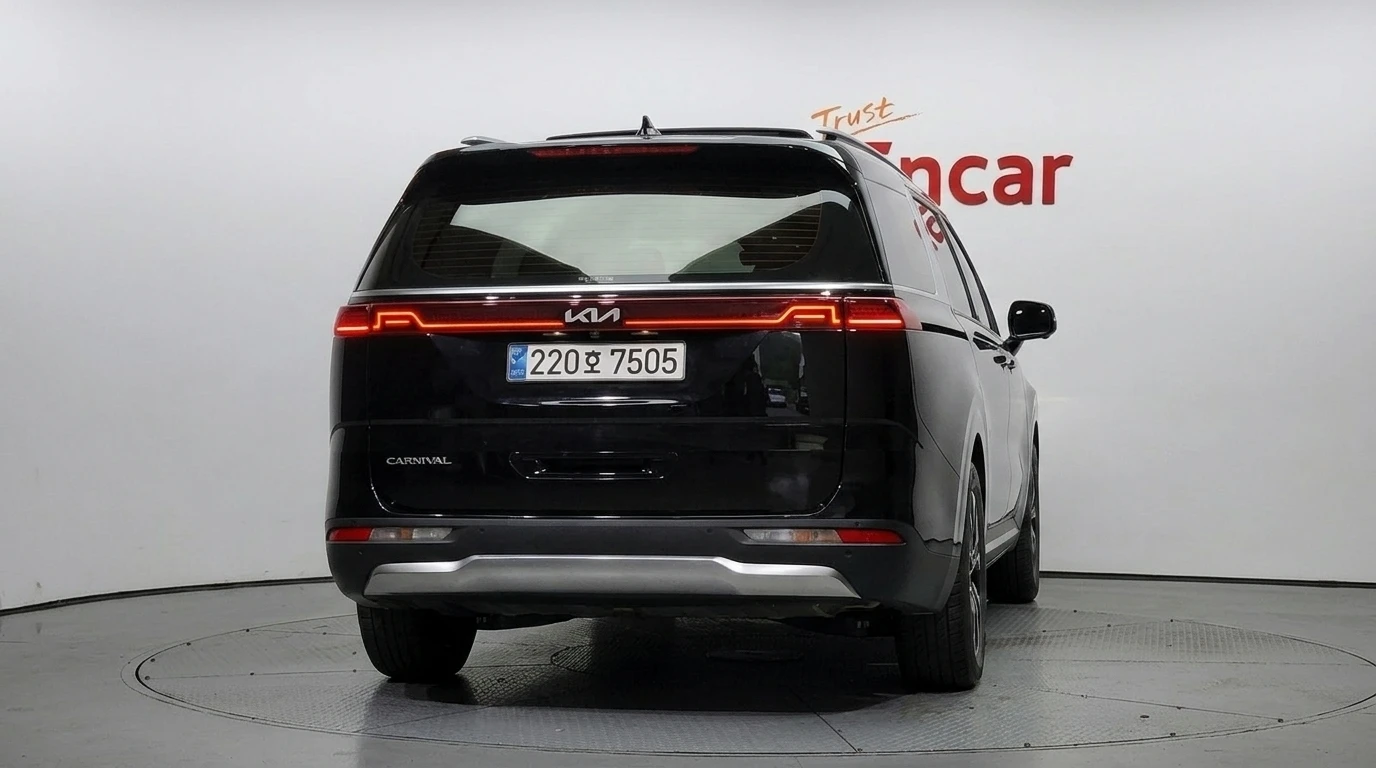 Kia Carnival 2.2* 360* ЕЛ. БАГАЖНИК* ОБДУХВАНЕ* КРАЙНА ЦЕНА, снимка 4 - Автомобили и джипове - 55595096