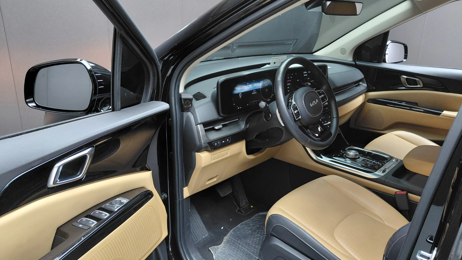 Kia Carnival 2.2* 360* ЕЛ. БАГАЖНИК* ОБДУХВАНЕ* КРАЙНА ЦЕНА, снимка 10 - Автомобили и джипове - 55595096