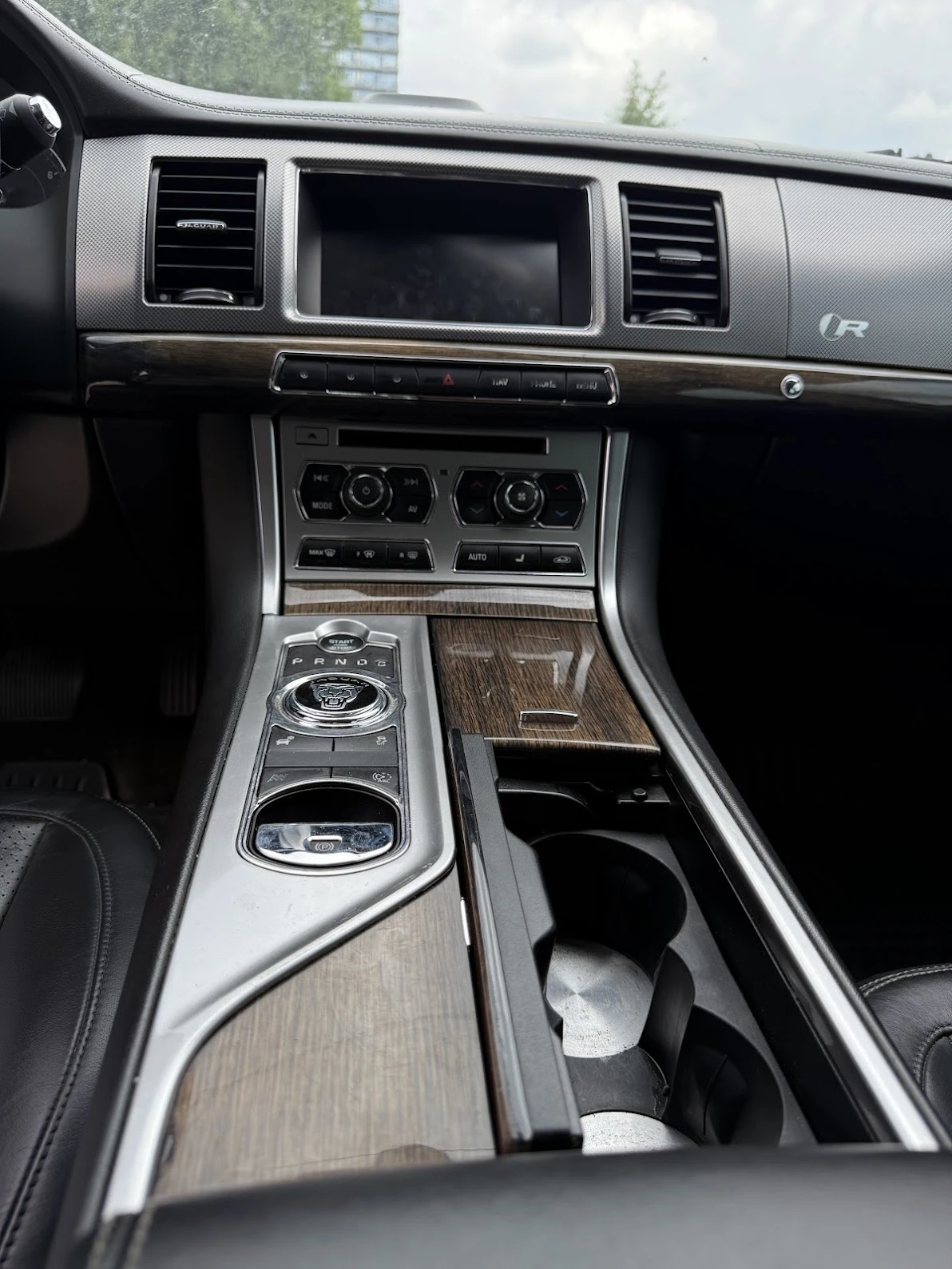 Jaguar Xf R* SUPERCHARGED 5.0L V8 Premium* ОБДУХ* АВТОКРЕДИТ, снимка 12 - Автомобили и джипове - 55643475