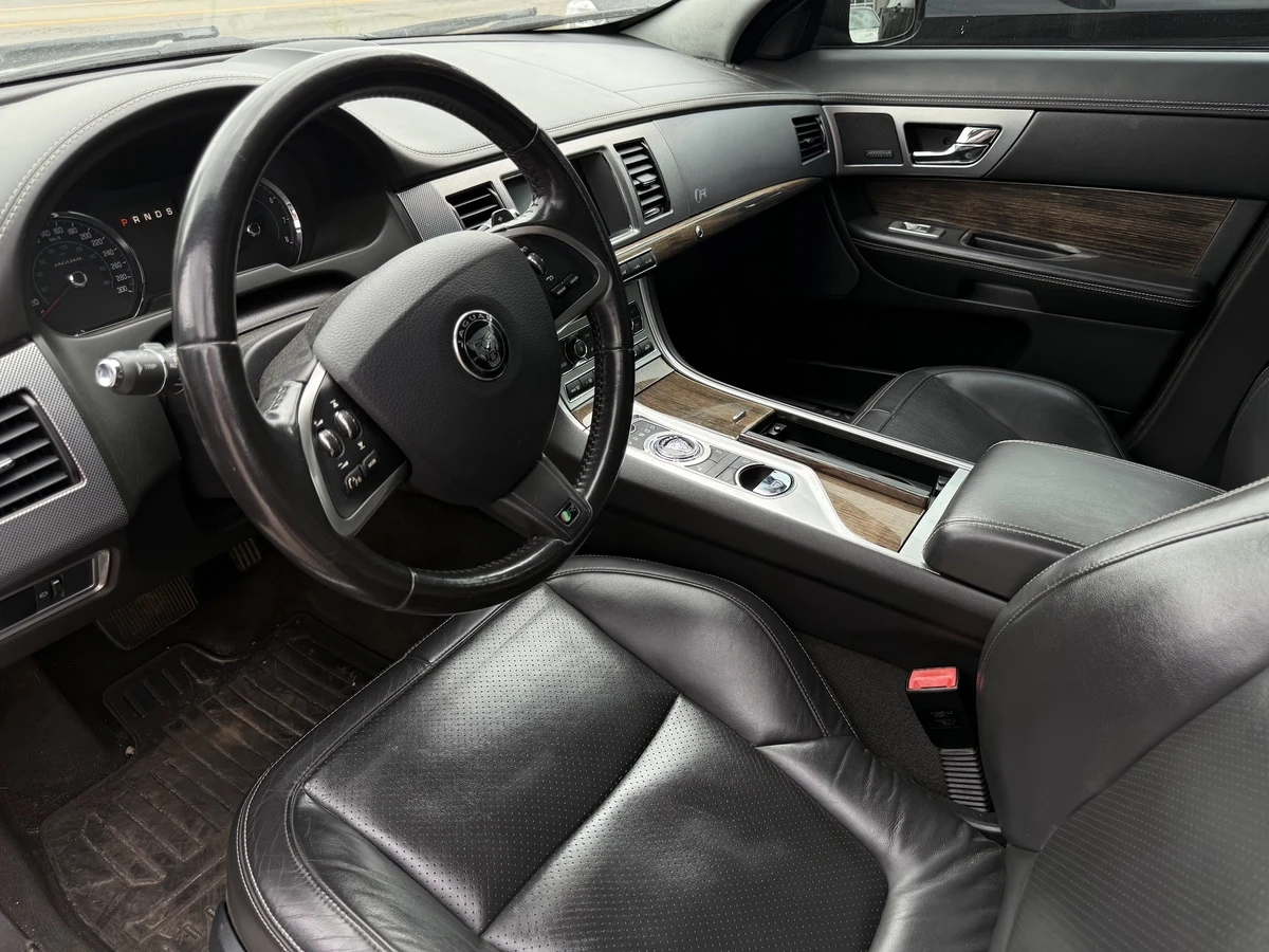 Jaguar Xf R* SUPERCHARGED 5.0L V8 Premium* ОБДУХ* АВТОКРЕДИТ, снимка 8 - Автомобили и джипове - 55643475