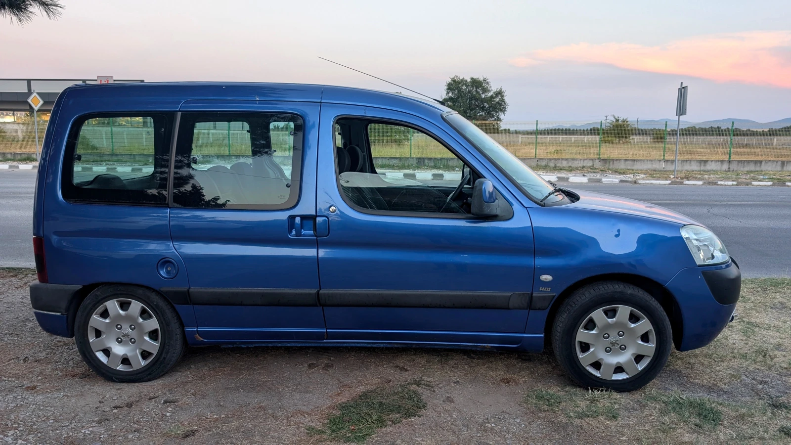 Peugeot Partner 2.0 HDI, снимка 4 - Автомобили и джипове - 55994080