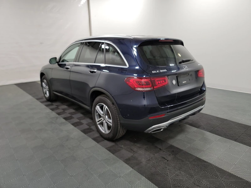 Mercedes-Benz GLC 300 4MATIC/DIGITAL/BURMESTER/PANO, снимка 4 - Автомобили и джипове - 49244470