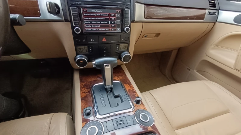 VW Touareg V6 3.0 TDI, снимка 14 - Автомобили и джипове - 52200877