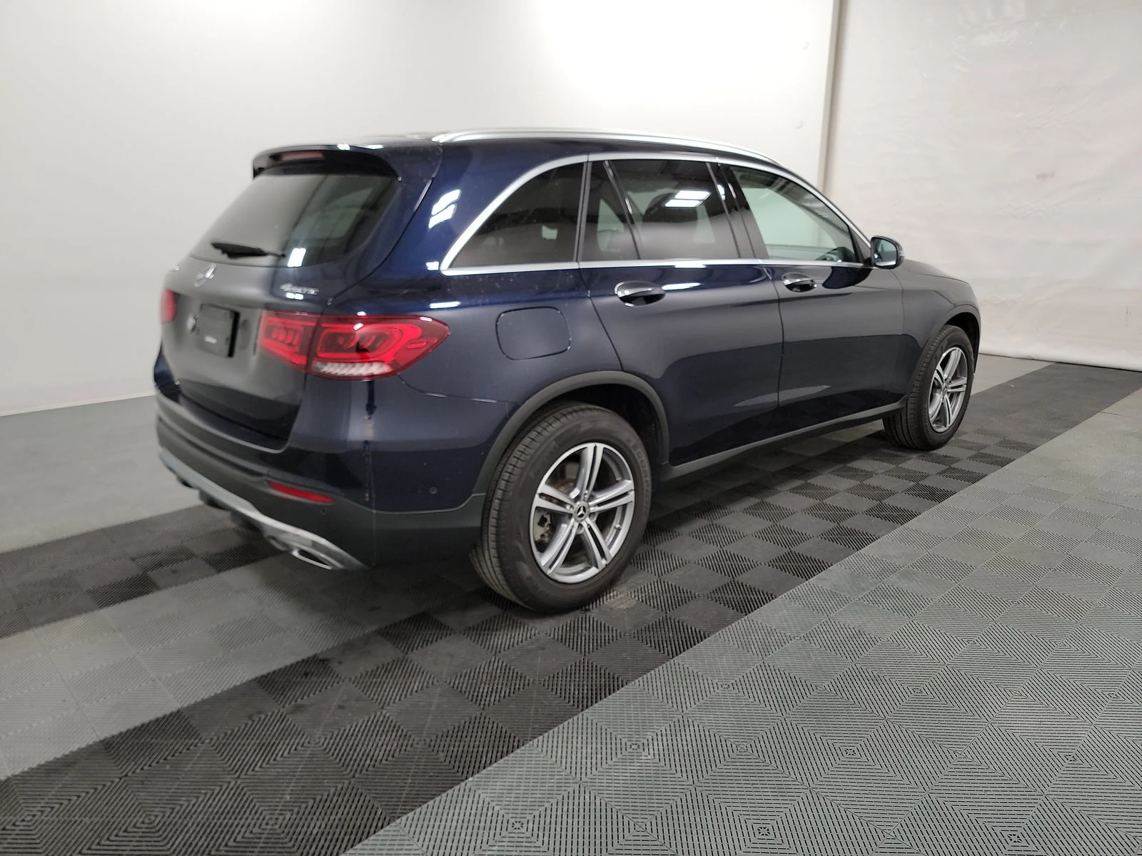 Mercedes-Benz GLC 300 4MATIC/DIGITAL/BURMESTER/PANO - изображение 6