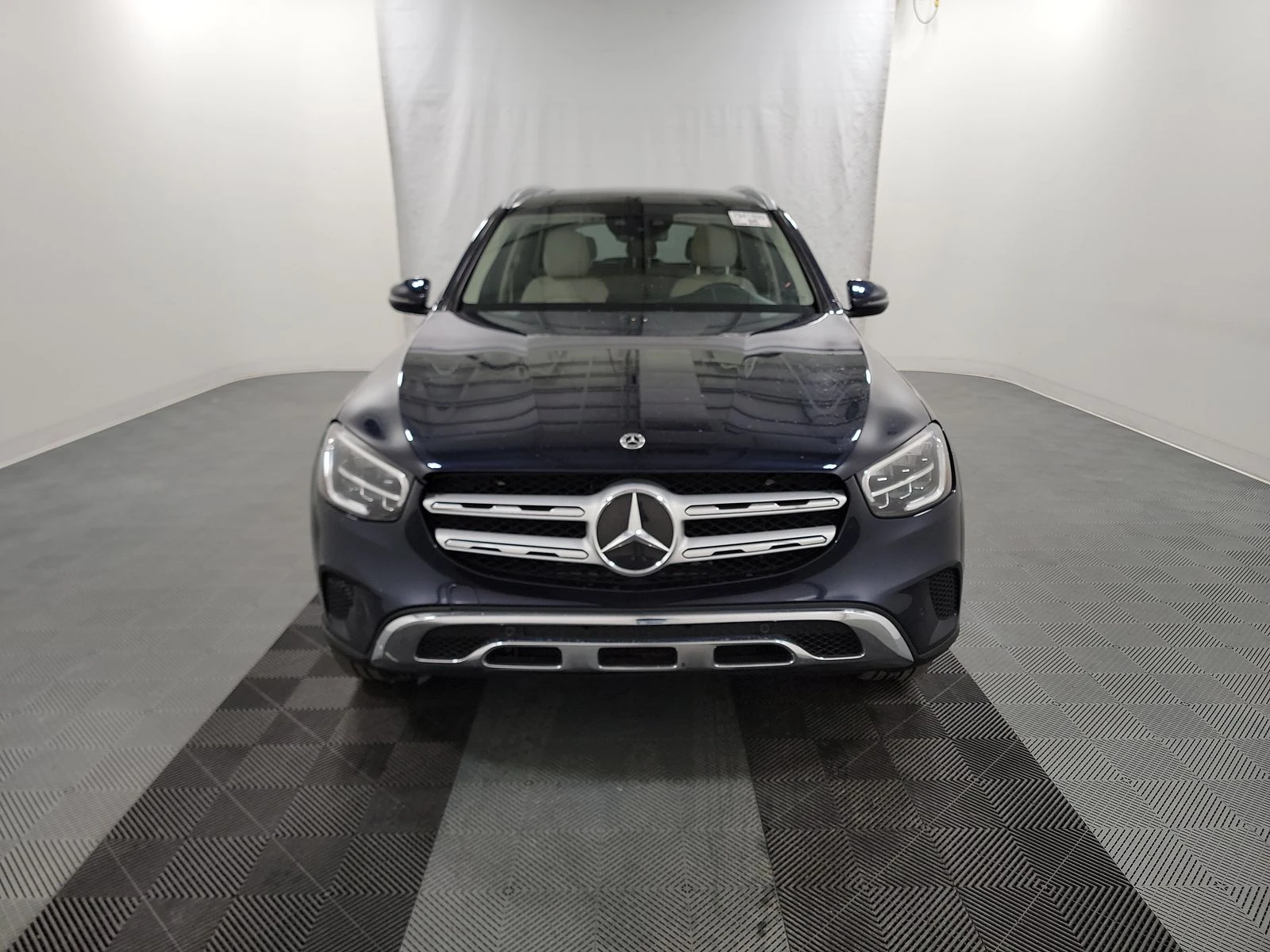 Mercedes-Benz GLC 300 4MATIC/DIGITAL/BURMESTER/PANO - изображение 2