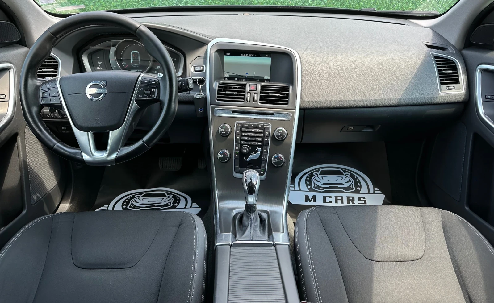 Volvo XC60 AUTOMATIC 2.0  180 ks - изображение 8